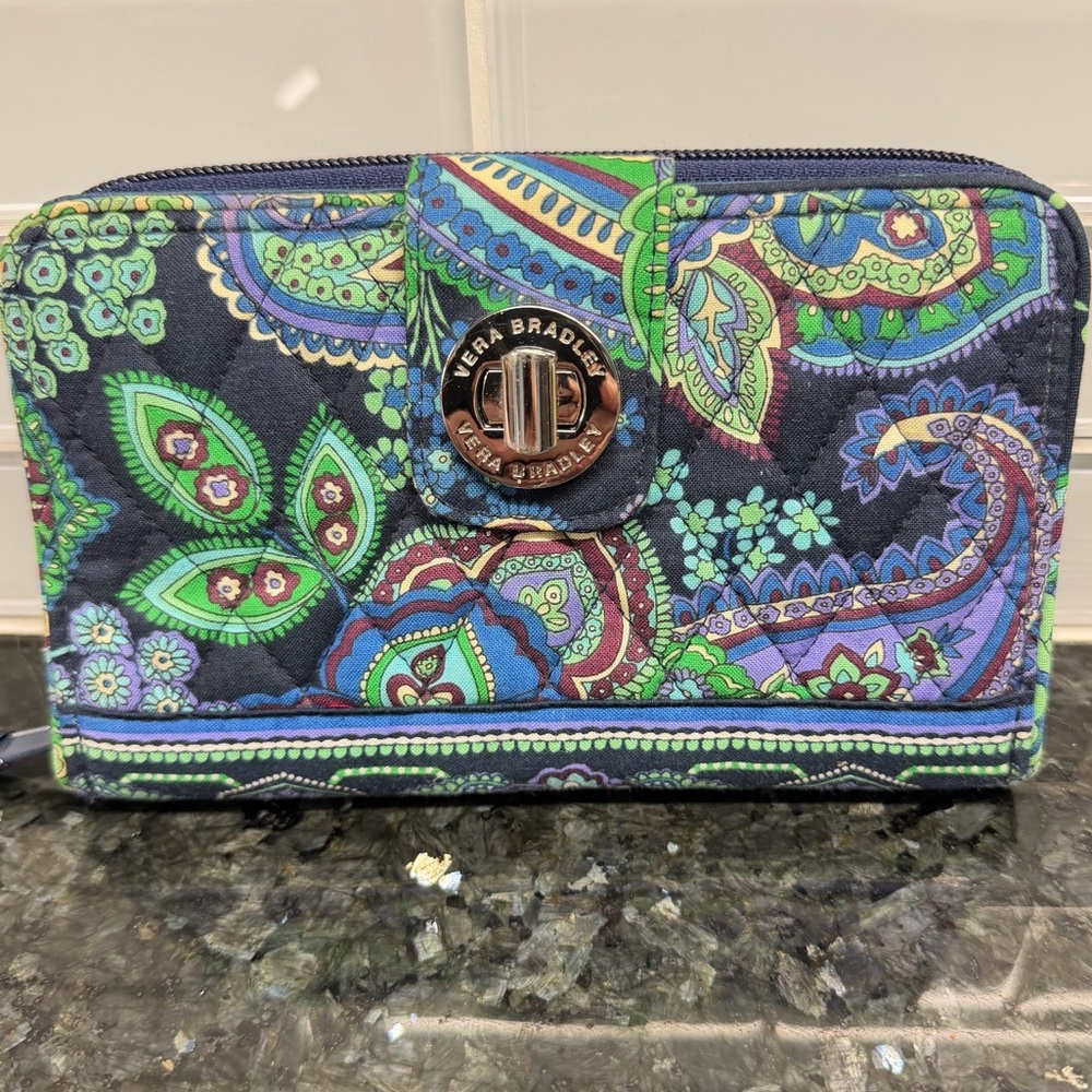 NWOT Vera Bradley Retired Pattern Turn Lock Wallet Blue/Green Paisley Print